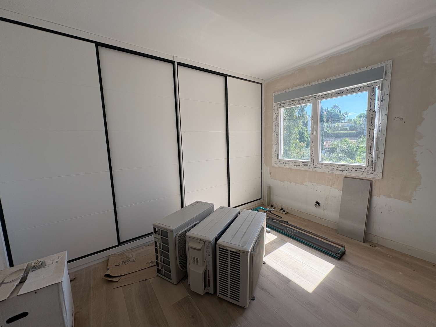 Vivienda con gran potencial de reforma y dos viviendas independientes en Campo Mijas
