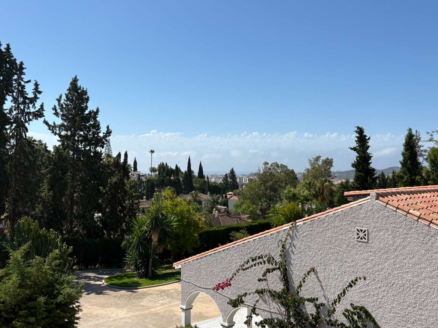 Vivienda con gran potencial de reforma y dos viviendas independientes en Campo Mijas