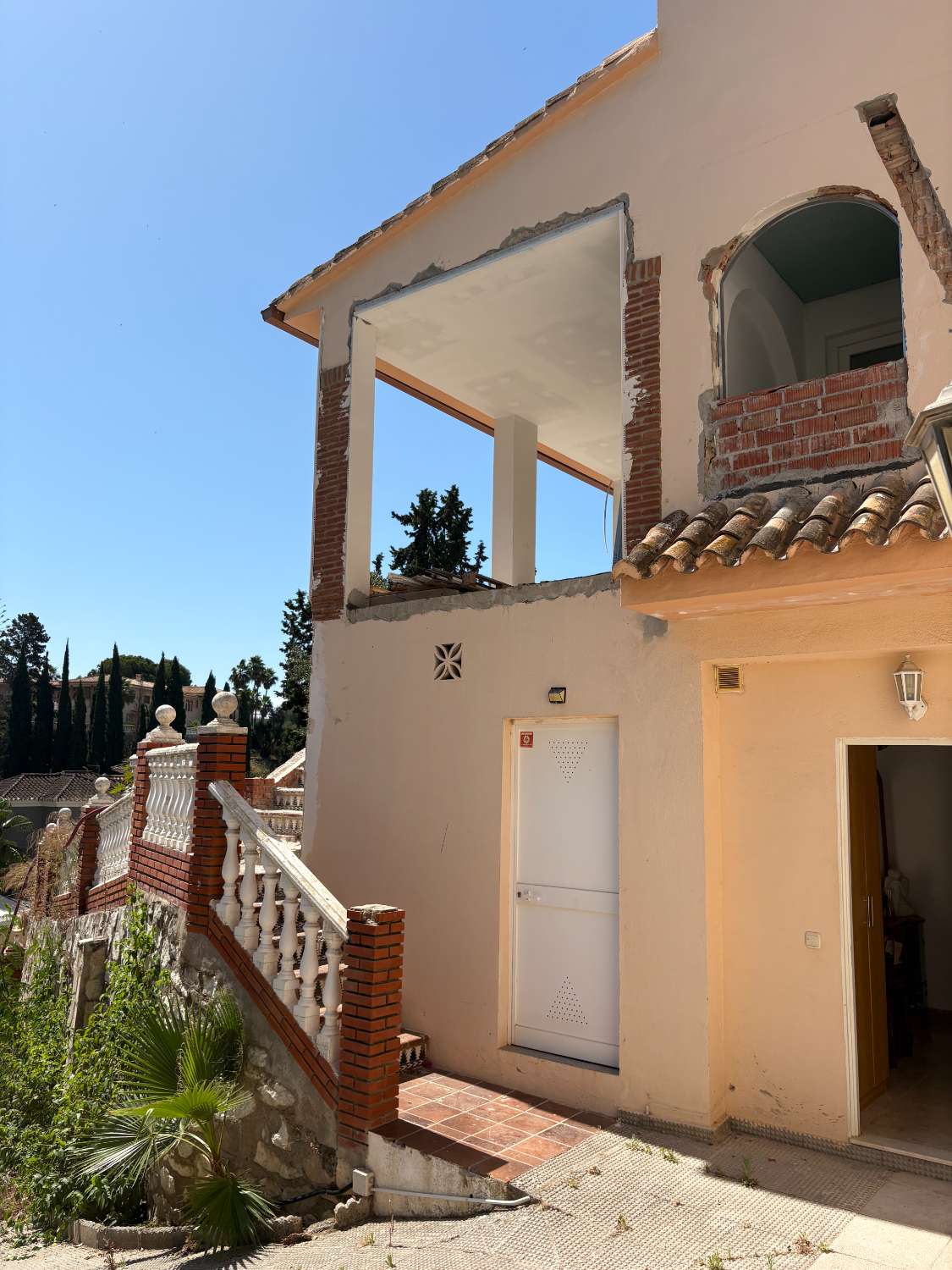 Vivienda con gran potencial de reforma y dos viviendas independientes en Campo Mijas