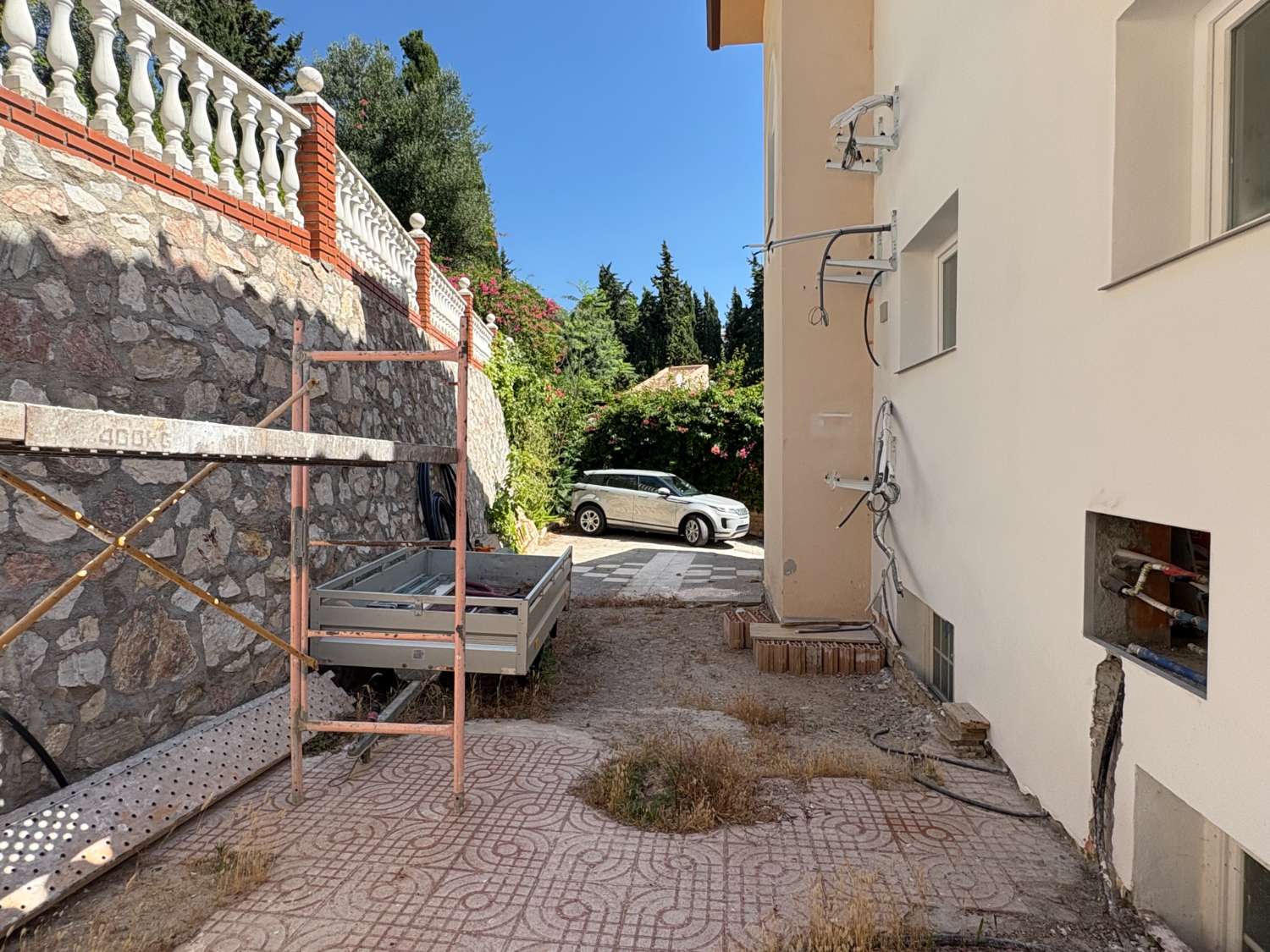 Vivienda con gran potencial de reforma y dos viviendas independientes en Campo Mijas