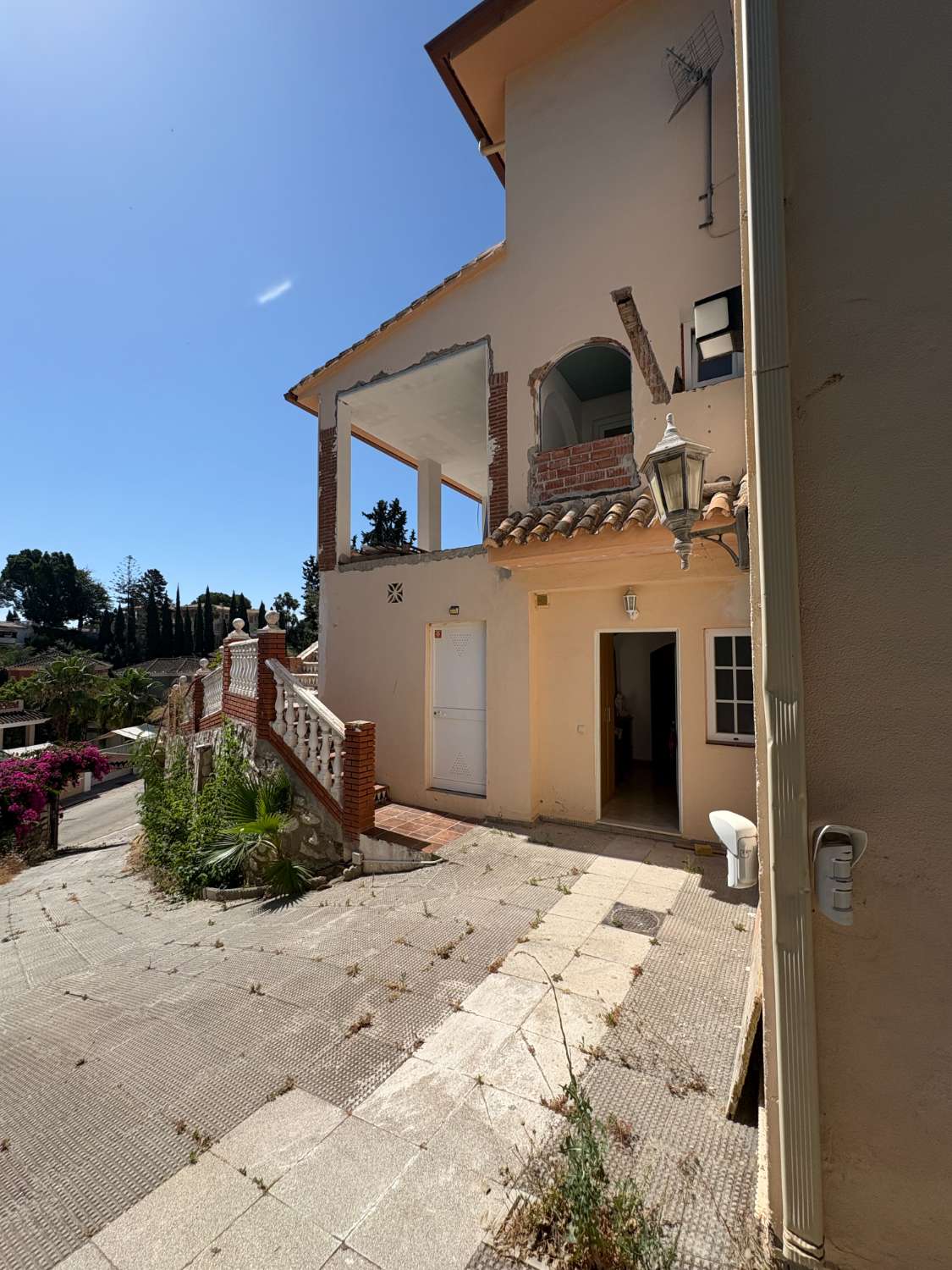 Vivienda con gran potencial de reforma y dos viviendas independientes en Campo Mijas