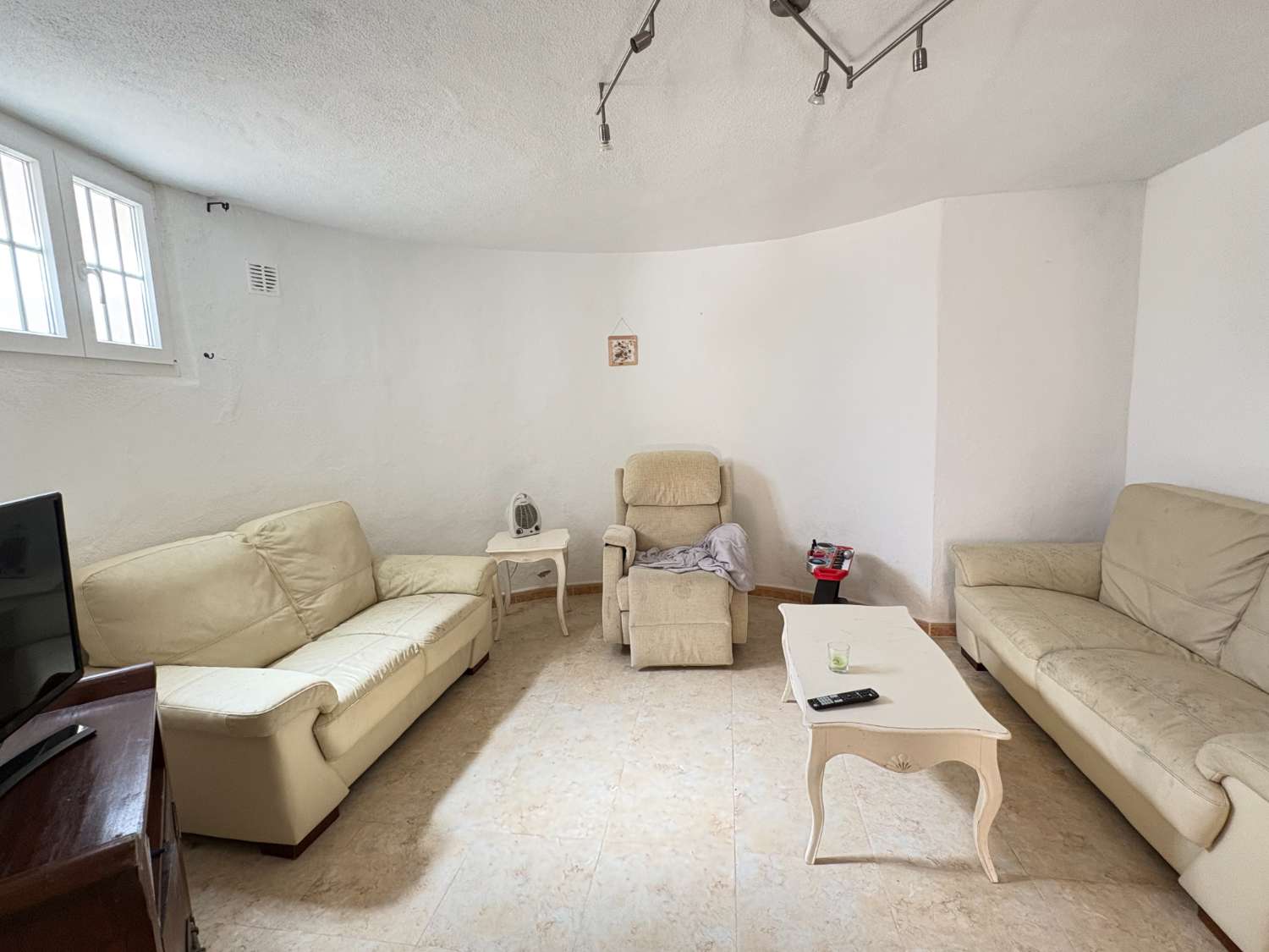 Vivienda con gran potencial de reforma y dos viviendas independientes en Campo Mijas