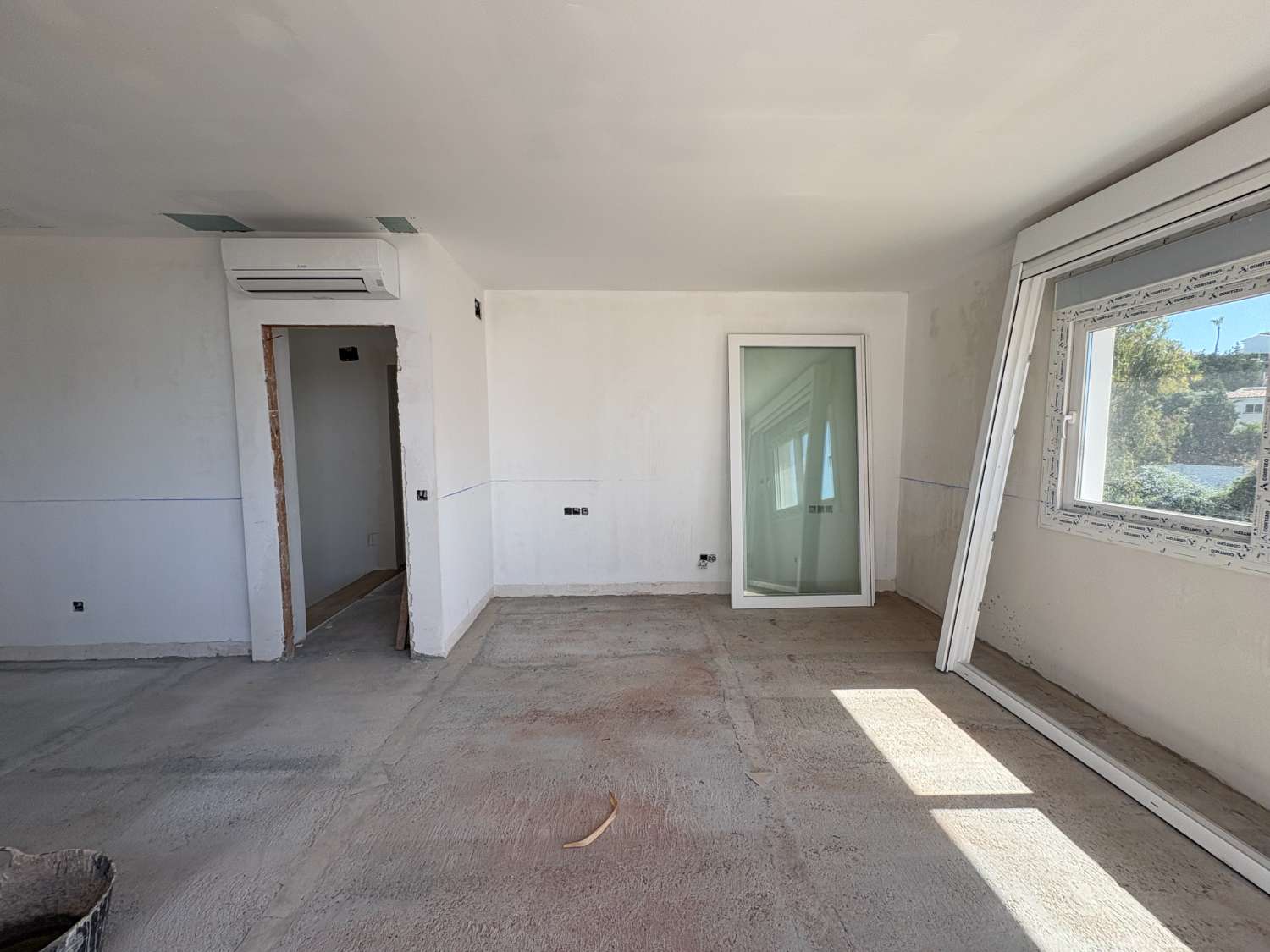 Vivienda con gran potencial de reforma y dos viviendas independientes en Campo Mijas