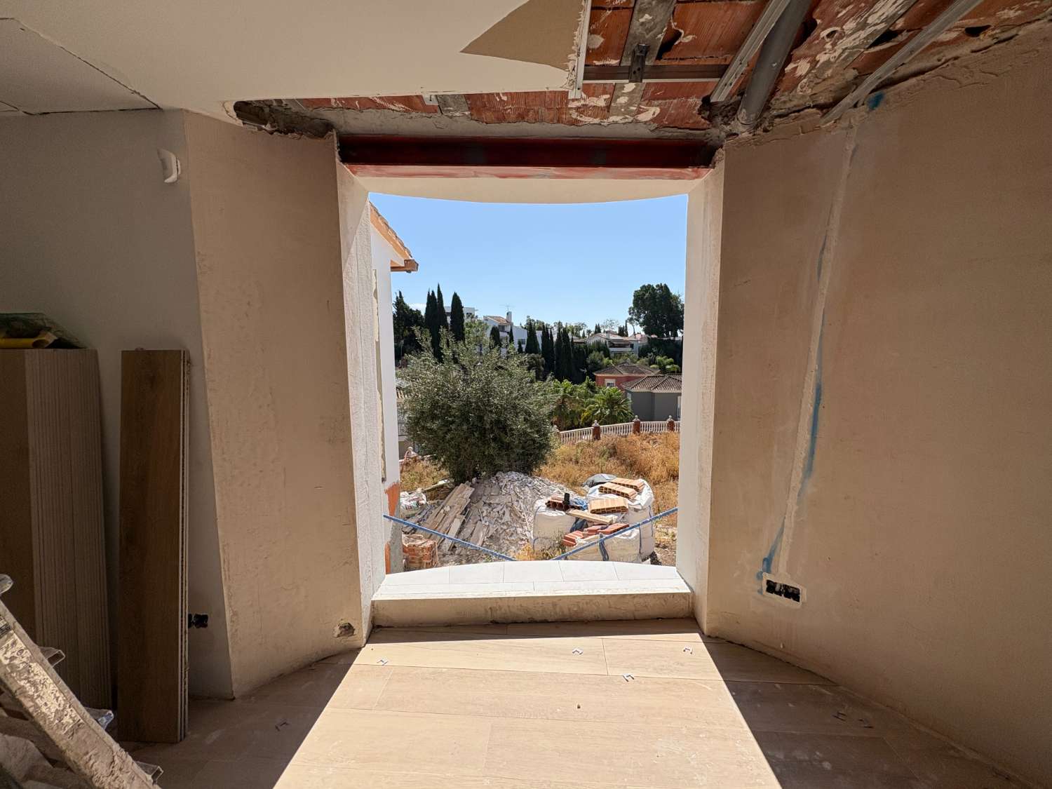 Vivienda con gran potencial de reforma y dos viviendas independientes en Campo Mijas