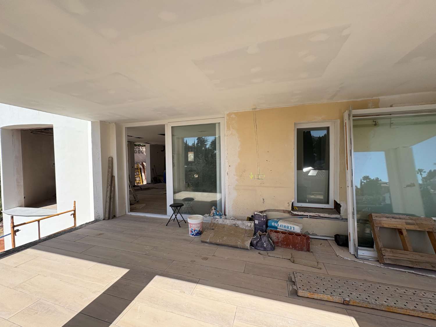 Vivienda con gran potencial de reforma y dos viviendas independientes en Campo Mijas