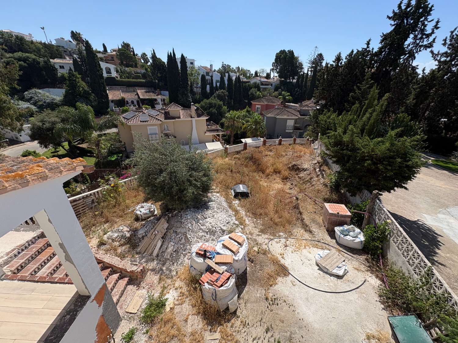 Vivienda con gran potencial de reforma y dos viviendas independientes en Campo Mijas