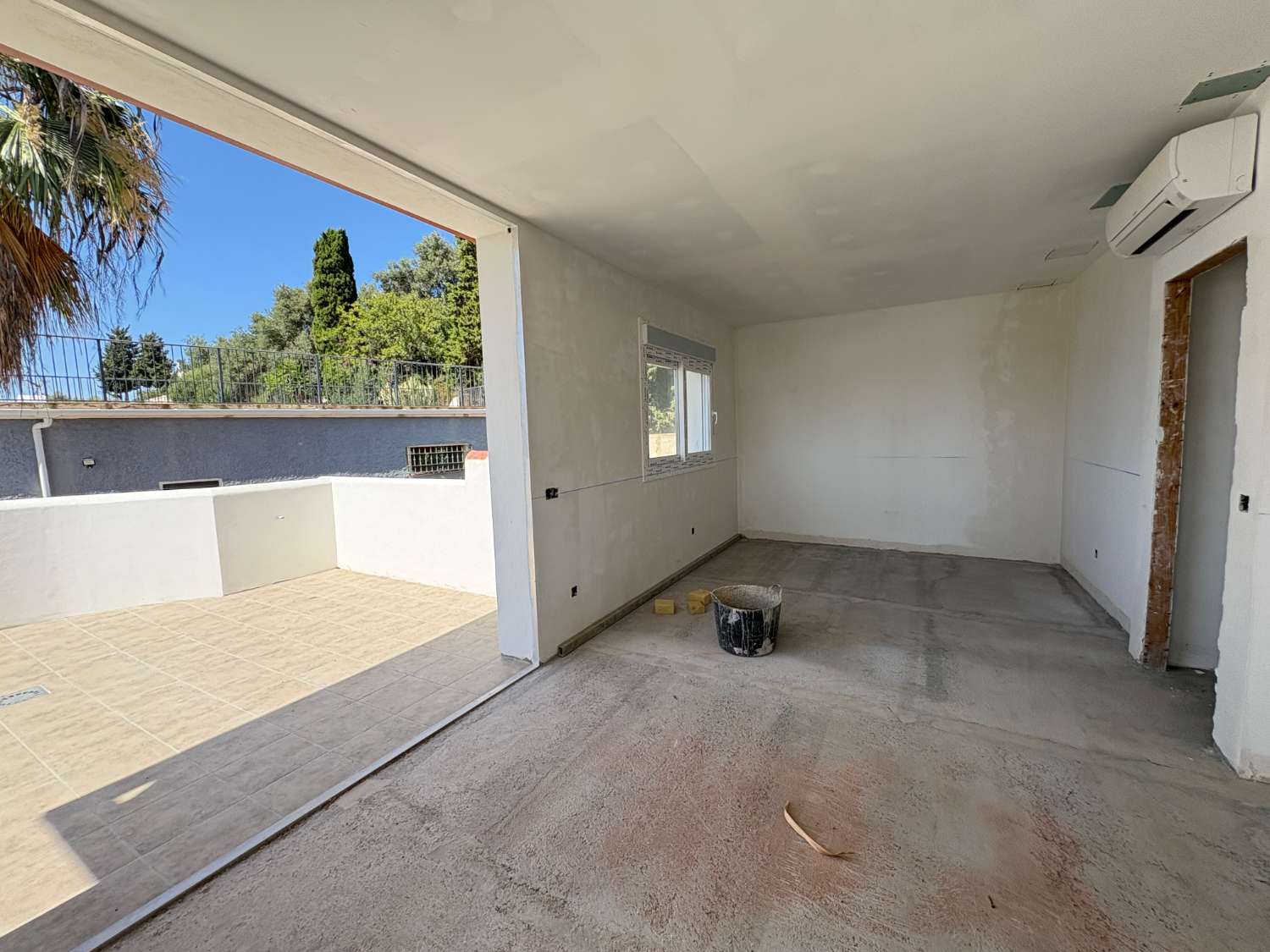 Vivienda con gran potencial de reforma y dos viviendas independientes en Campo Mijas