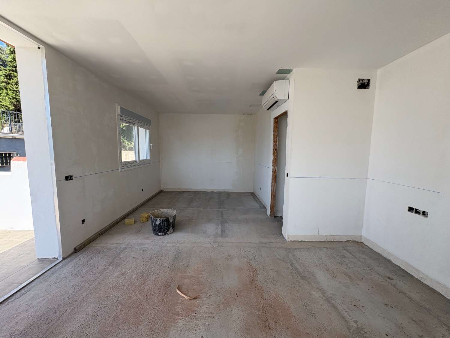 Vivienda con gran potencial de reforma y dos viviendas independientes en Campo Mijas