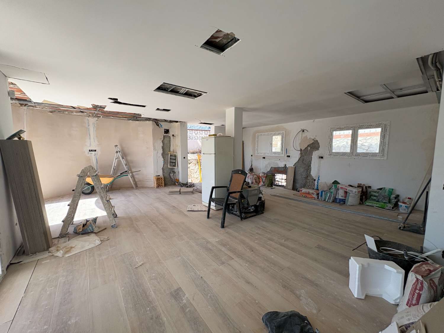 Vivienda con gran potencial de reforma y dos viviendas independientes en Campo Mijas