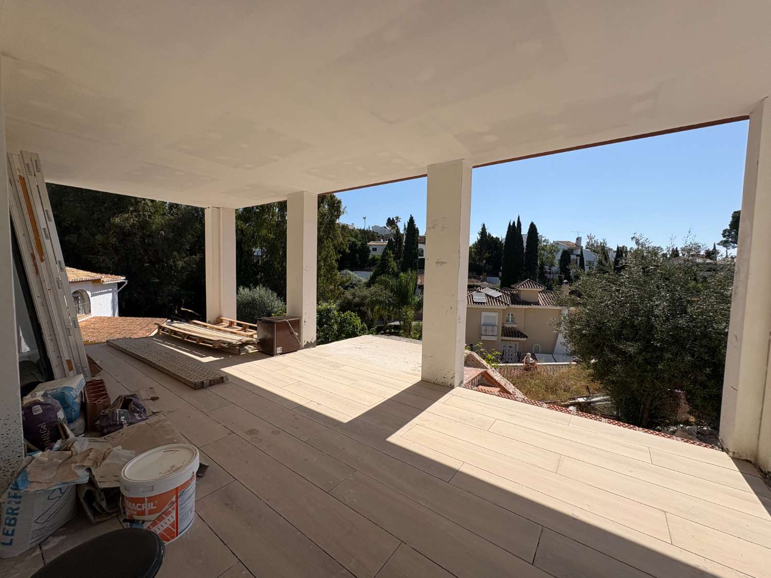 Vivienda con gran potencial de reforma y dos viviendas independientes en Campo Mijas