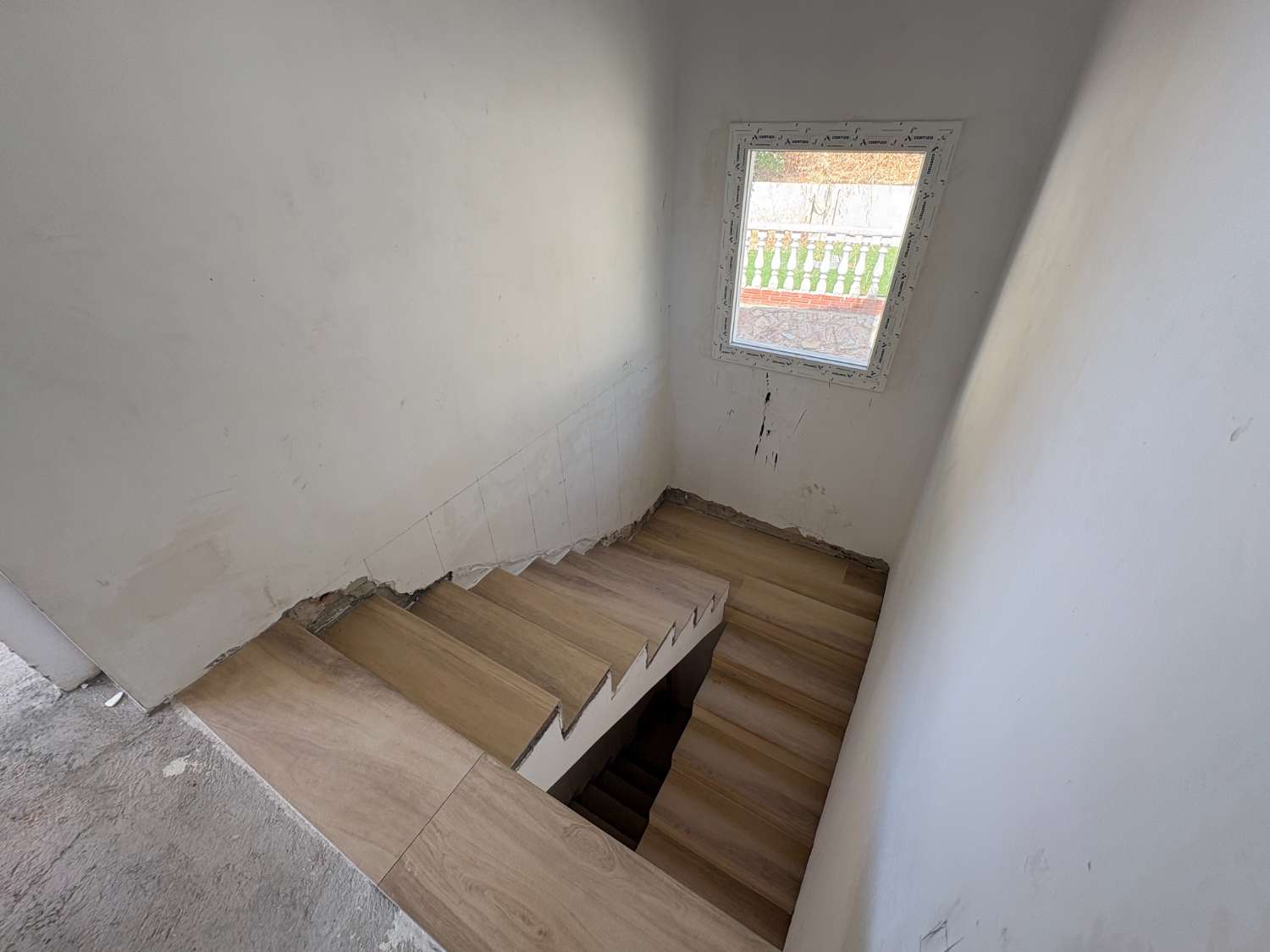 Vivienda con gran potencial de reforma y dos viviendas independientes en Campo Mijas