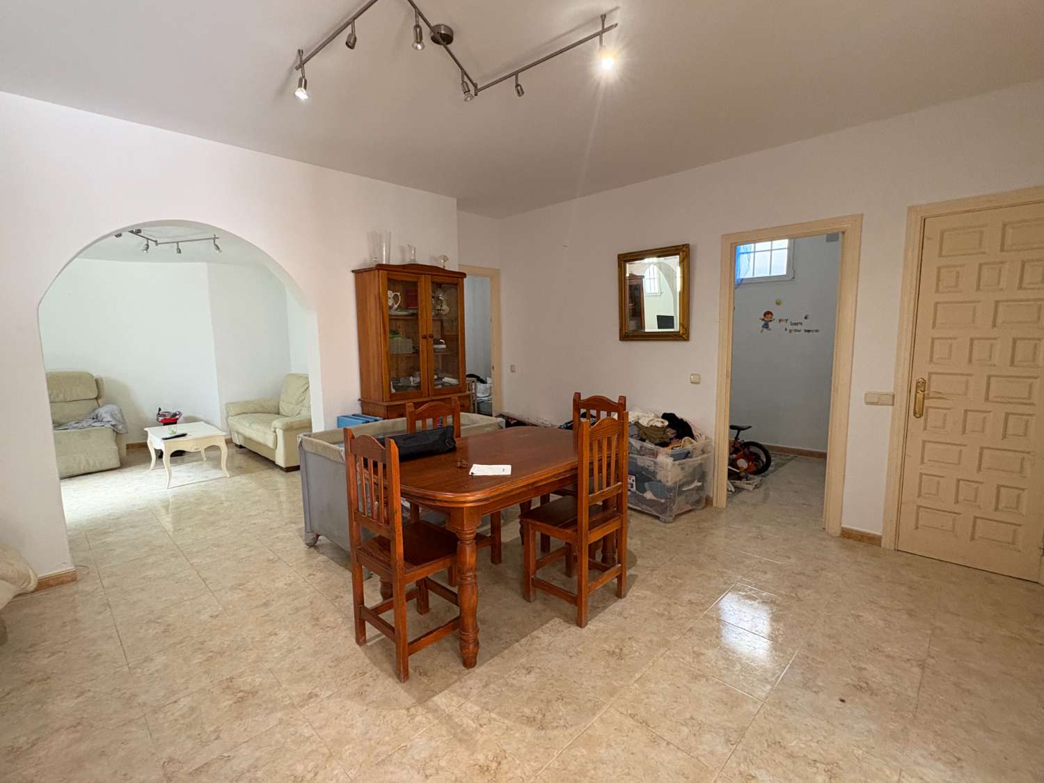 Vivienda con gran potencial de reforma y dos viviendas independientes en Campo Mijas
