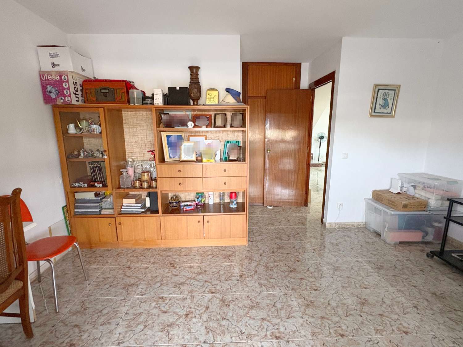 Dúplex de 4 dormitorios con 3 terrazas y vistas despejadas junto a Avenida Principal