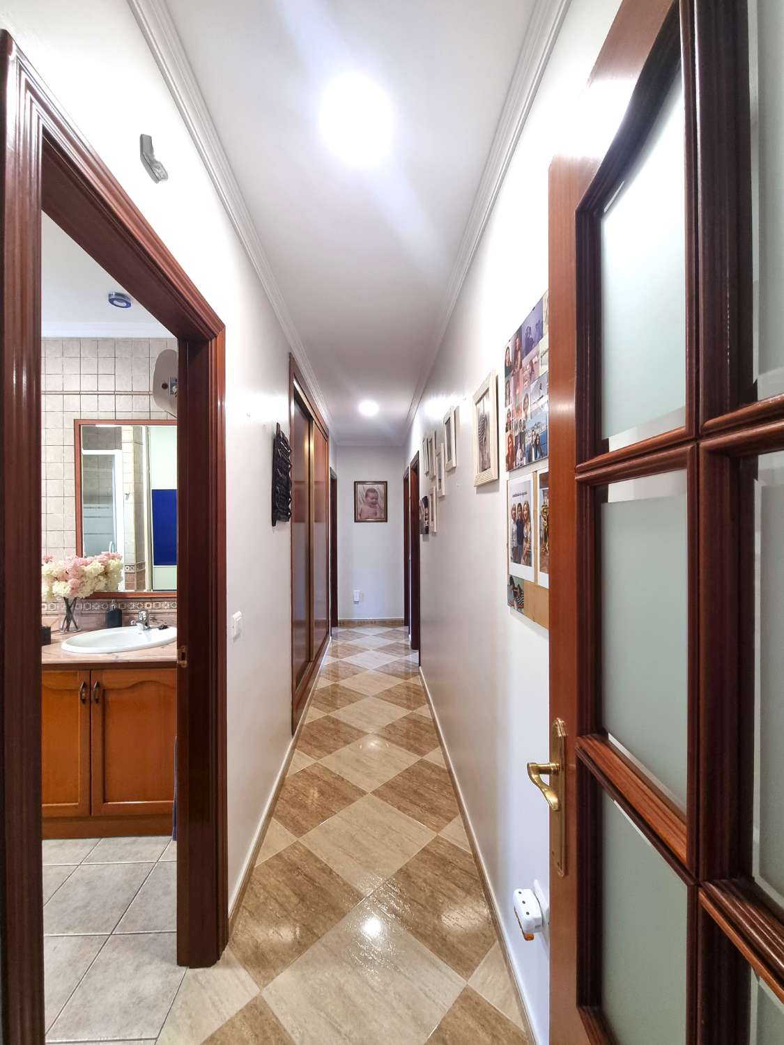 Chalet independiente en una sola planta con piscina y jardín en Alhaurín de la Torre