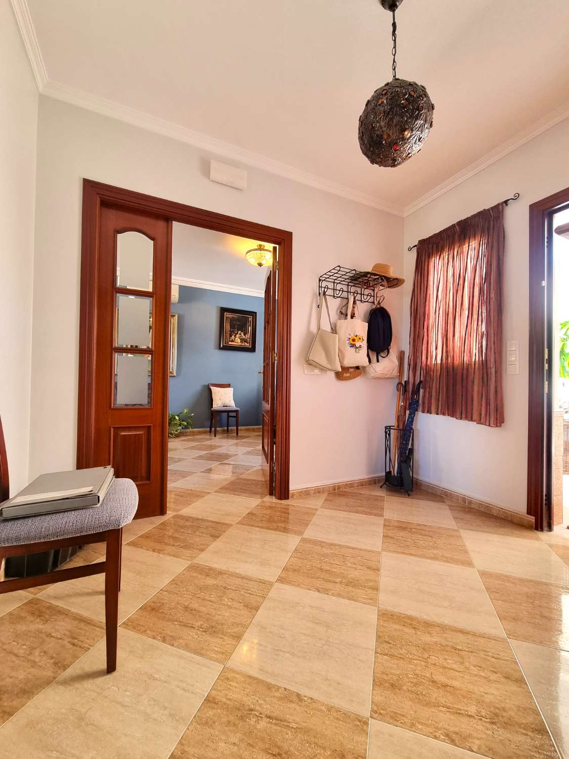 Chalet independiente en una sola planta con piscina y jardín en Alhaurín de la Torre