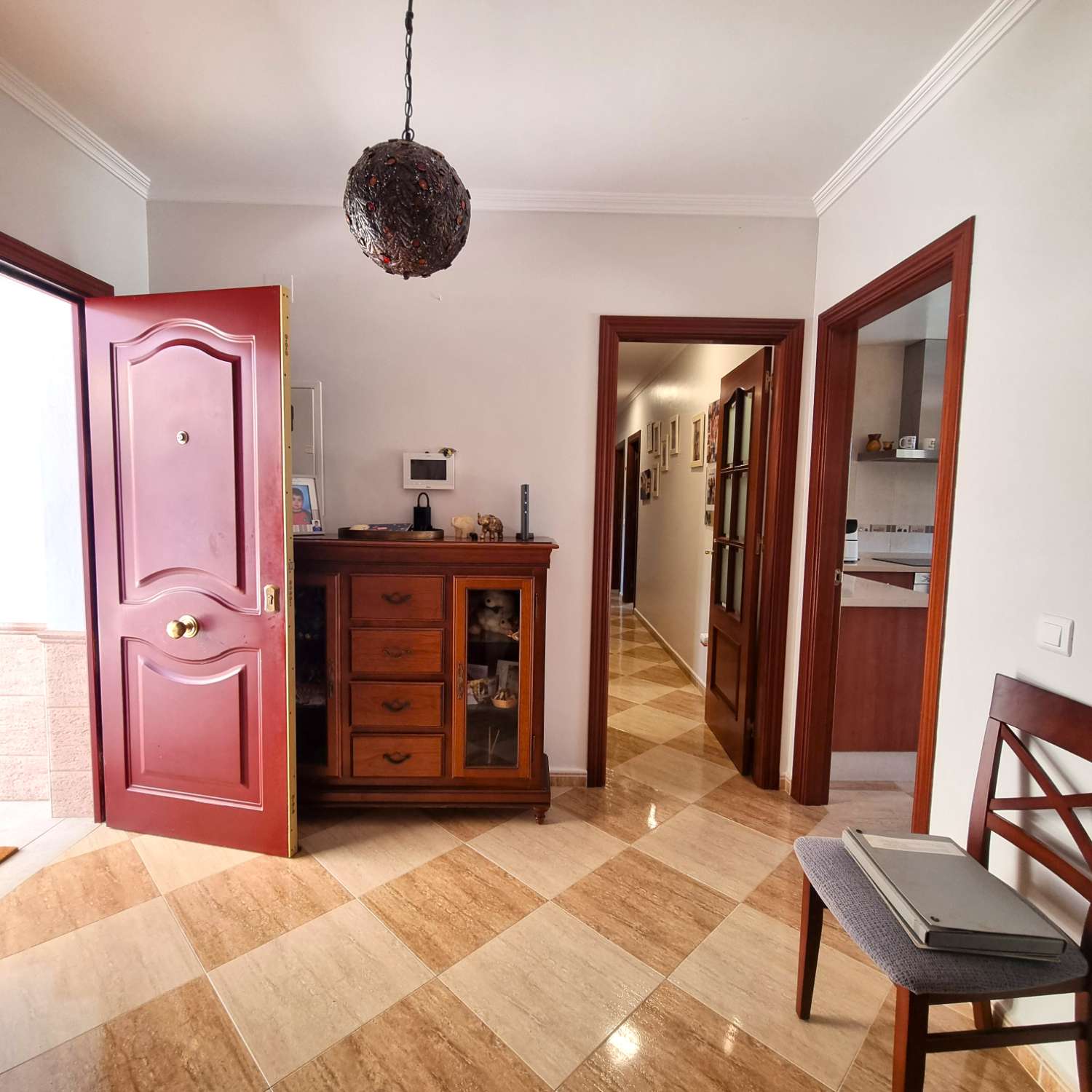 Chalet independiente en una sola planta con piscina y jardín en Alhaurín de la Torre
