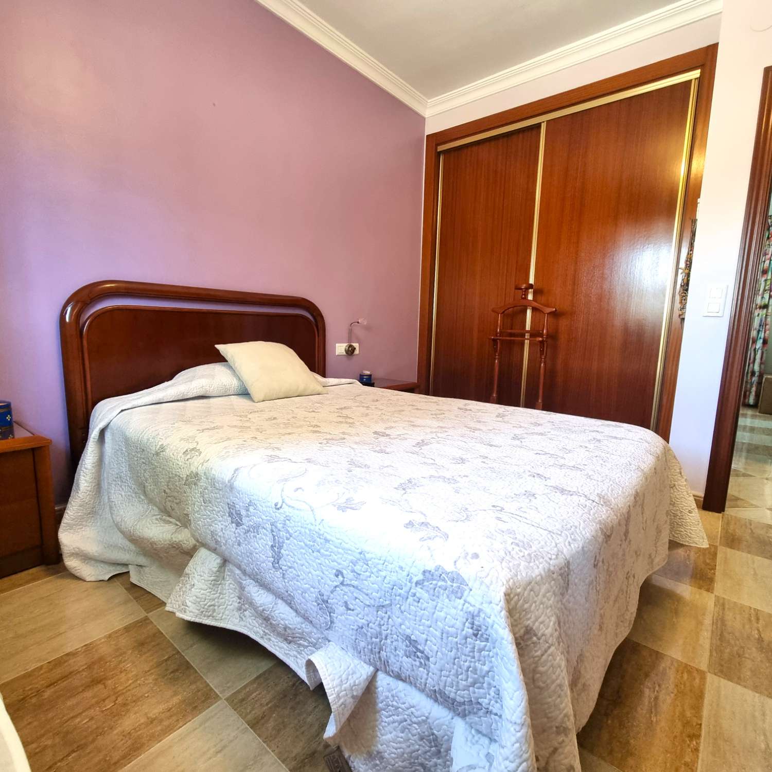 Chalet independiente en una sola planta con piscina y jardín en Alhaurín de la Torre