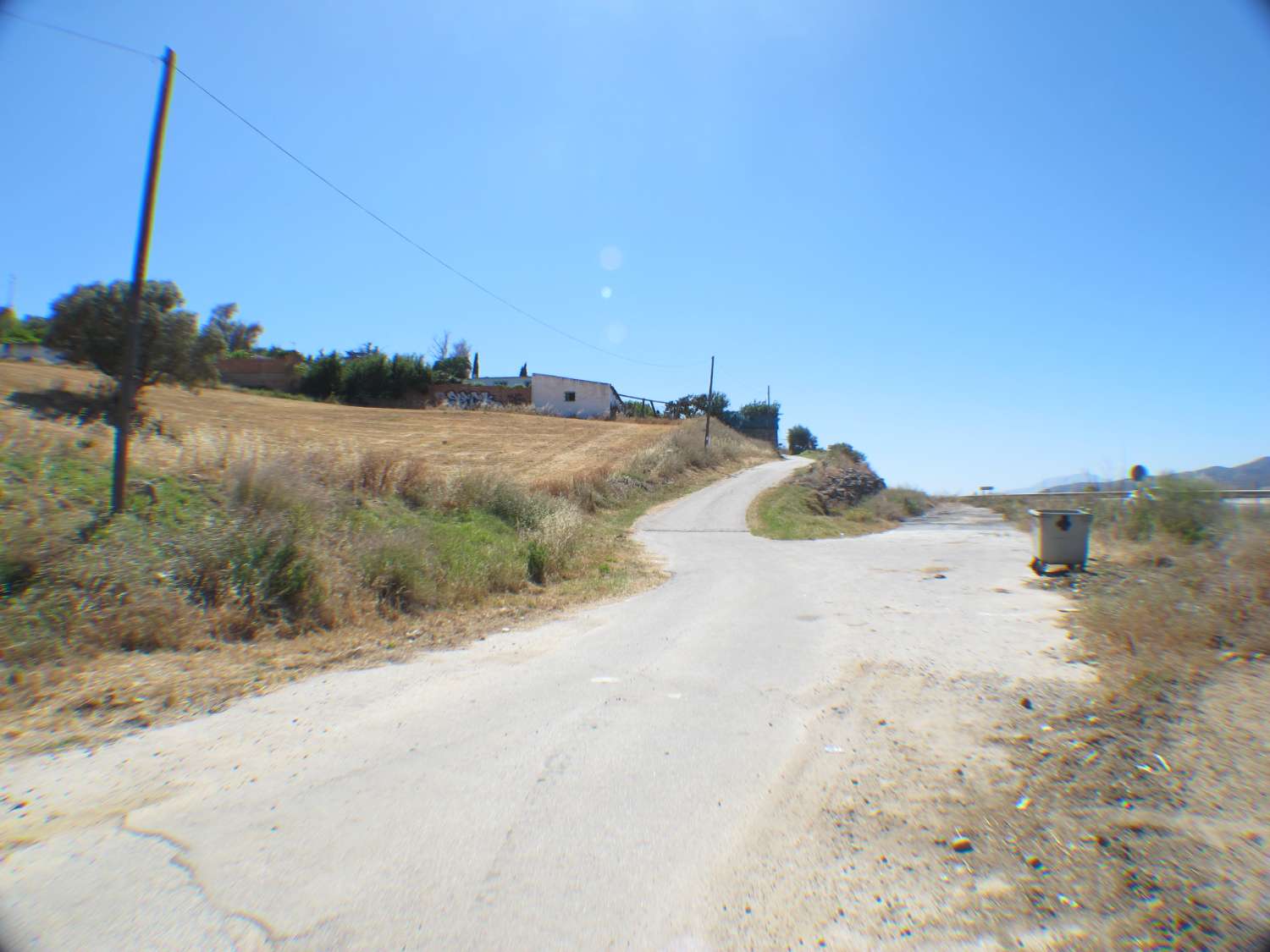 Terreno rústico de 14.000m2 muy cerca del casco urbano